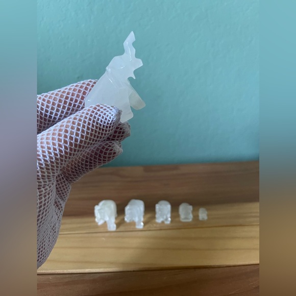 Carved White Quartz Parade 6 Elephants Figurines Graduating 0.7-2” - Picture 7 of 8